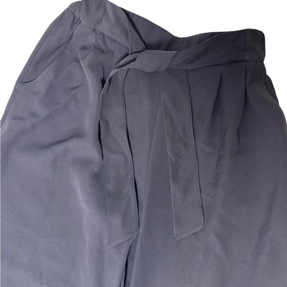 Lululemon Women’s Black Noir Pant, Size 8 - Picture 5 of 7